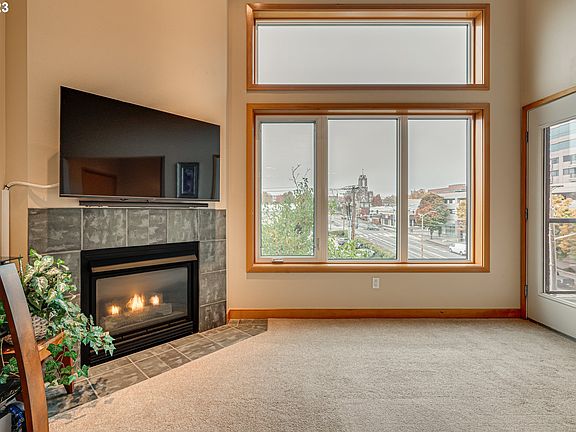 2nd image of 300 W 8th St Unit 418