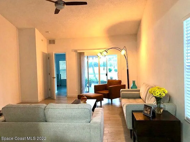 1396 Byrd Ct — Photo 3