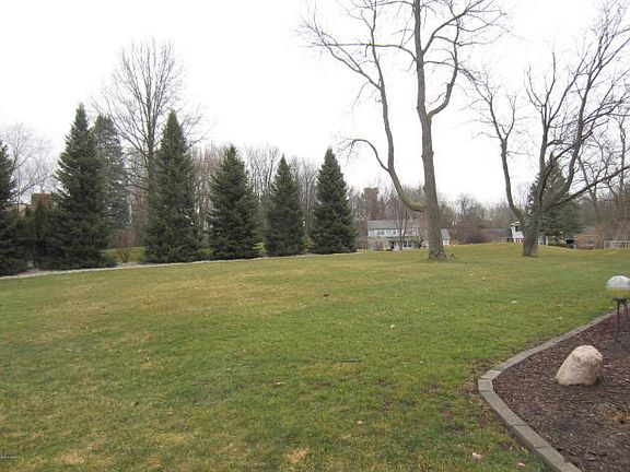 3rd image of 107 Elsinore Ln