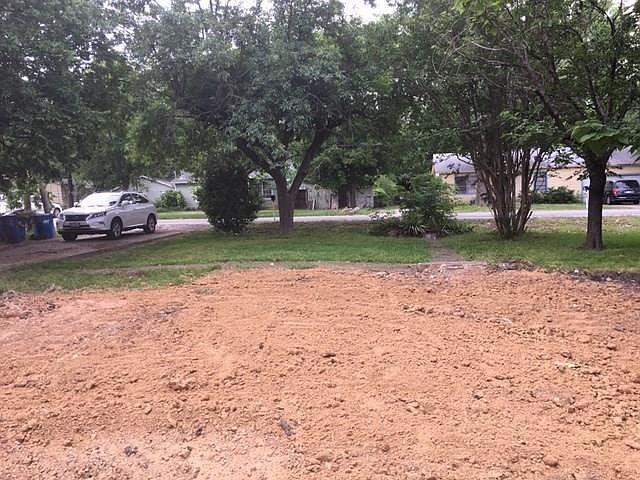 1st image of 204 W College Ave