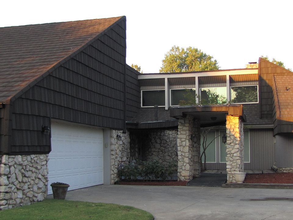 1st image of 9800 Henderson Dr