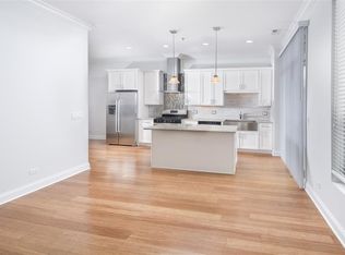 18 N Aberdeen St #4-201, Chicago, IL 60607