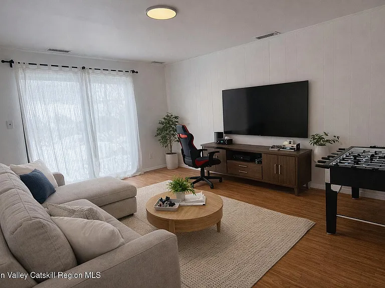 259 Village Ct — Photo 9