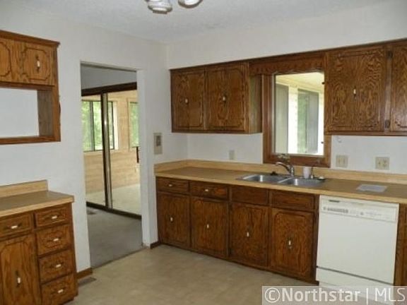 5th image of 7615 N College Park Dr