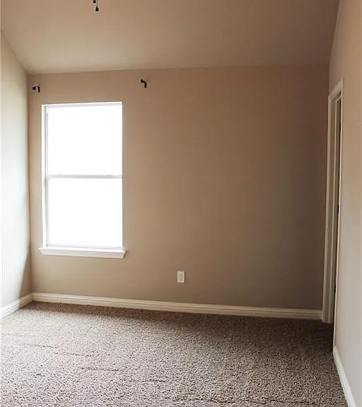19500 Sangremon Way — Photo 35
