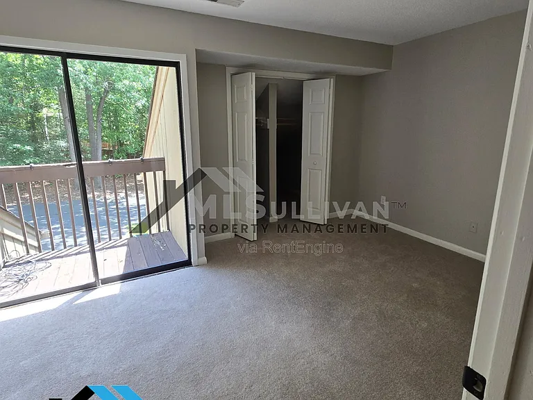 4100 Five Oaks Dr #21 — Photo 9