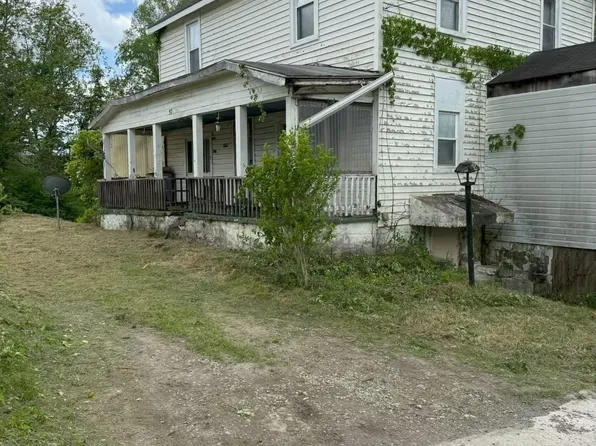 57 Chatham Hl, Farmington, WV 26571
