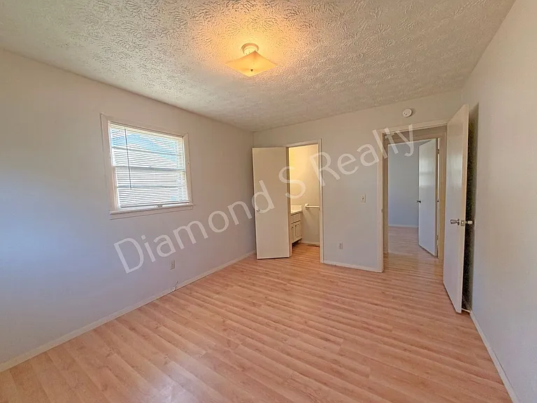2264 E Nora St — Photo 20