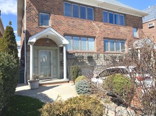 20-42 146th St #2, Whitestone, NY 11357