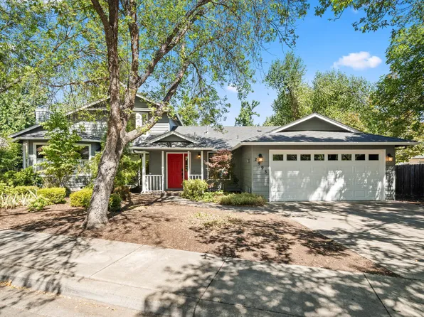 2995 Nova Dr, Ashland, OR 97520