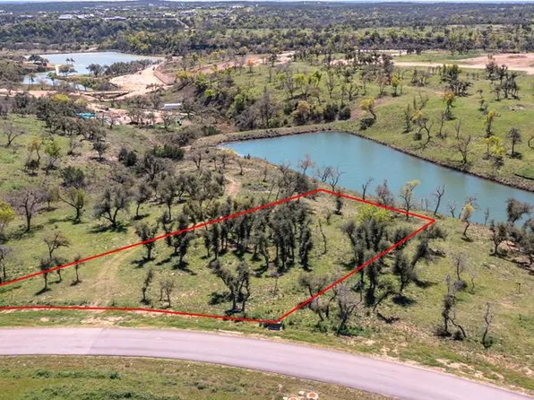 768 Hagee Dr, Fredericksburg, TX 78624