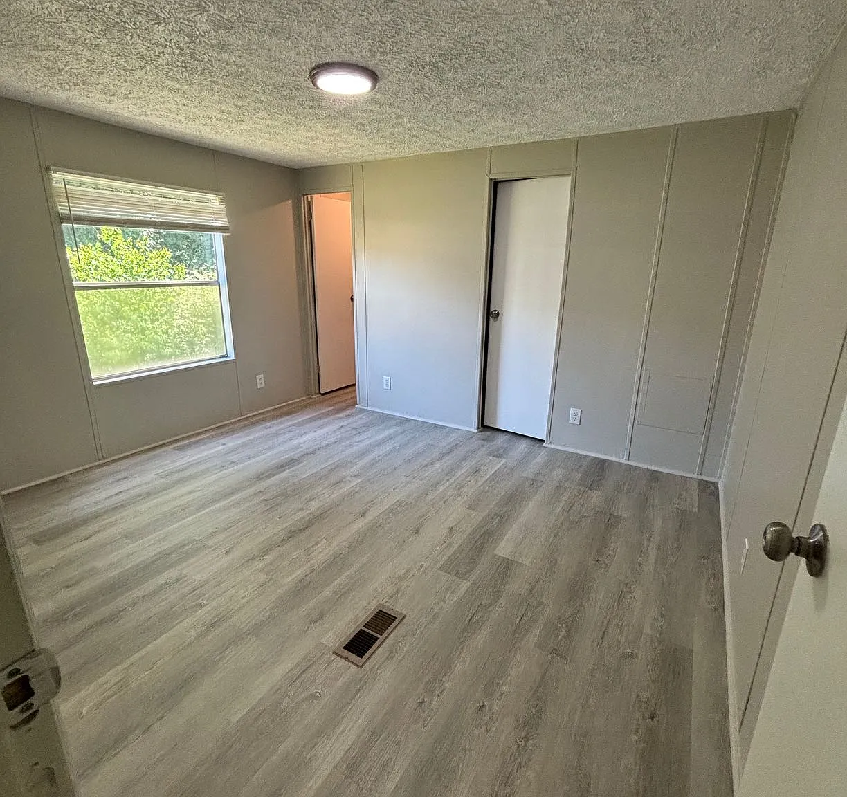 3 bed, $995 — Photo 4