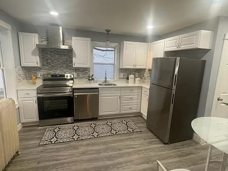 3447 Oliver Ave N — Photo 2