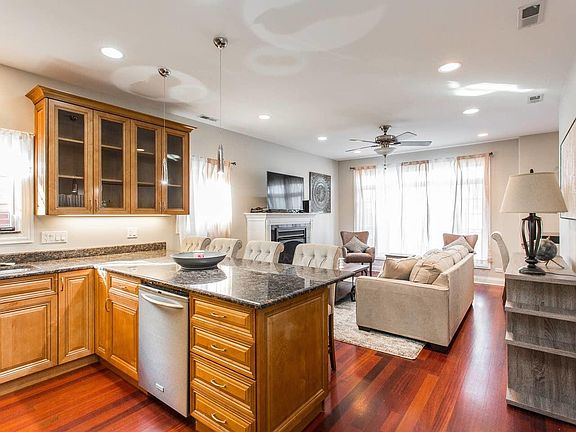 3rd image of 5301 W Leland Ave #2