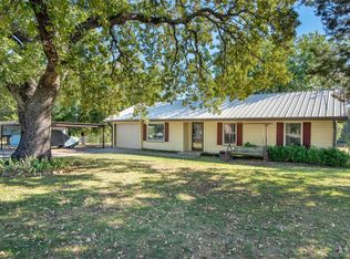 281 W Acres Rd, Whitesboro, TX 76273