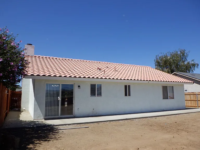 530 Las Colinas St — Photo 14