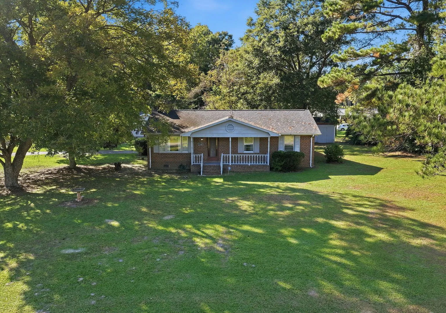 Updated 3 BR / 1 BA Brick Ranch in Rocky Point — Photo 2