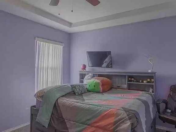 4th image of 2709 Hawaii St