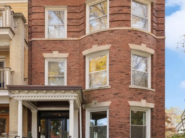 1449 W Berteau Ave, Chicago, IL 60613