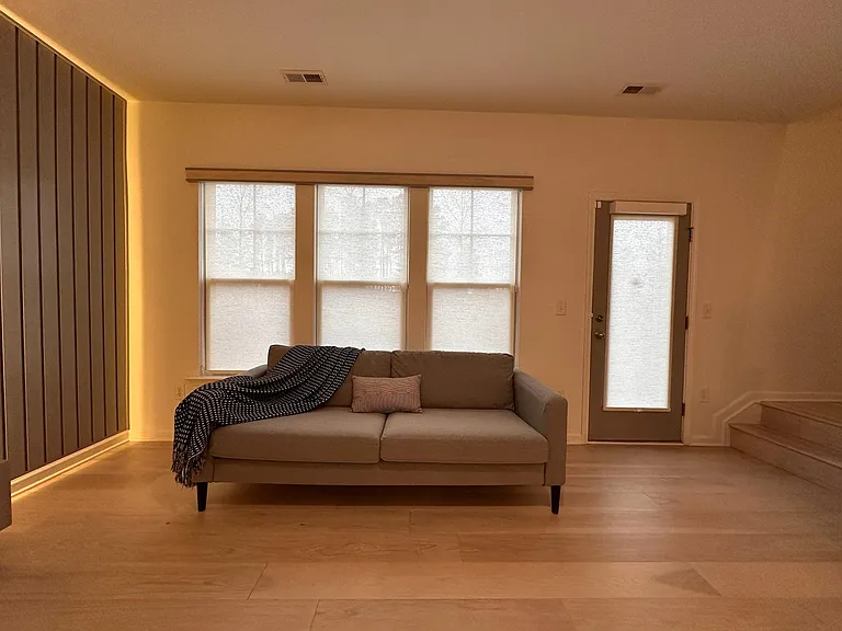 706 Denhoff Dr — Photo 16