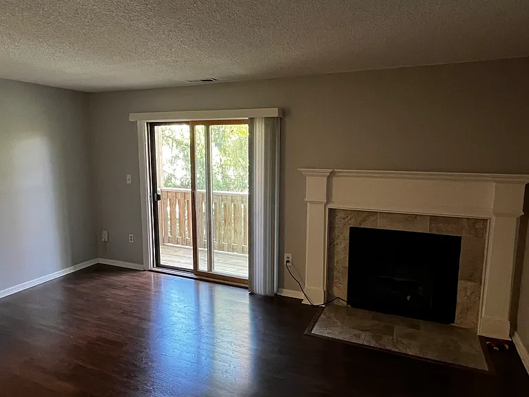 5305 Ravens Crest Dr — Photo 1