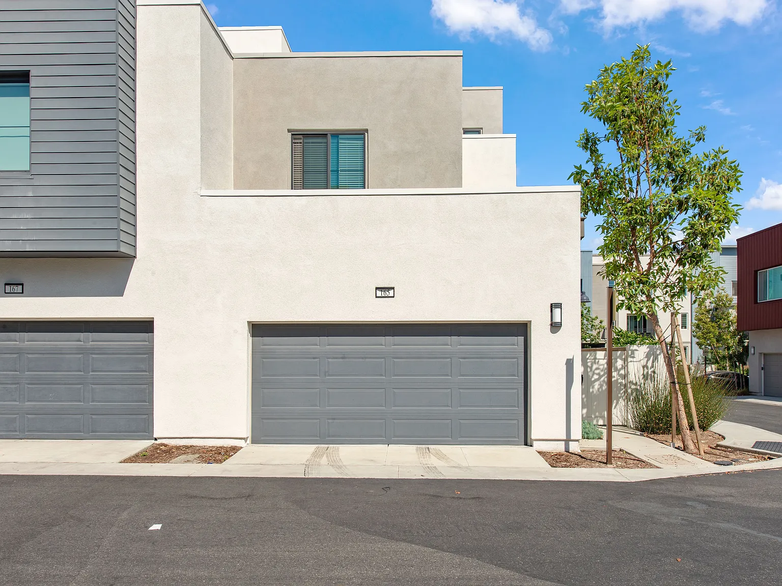 4 bed, 2446 sqft, $5,900 — Photo 2