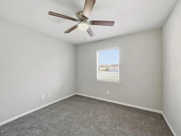 2721 Ash Park Dr — Photo 24