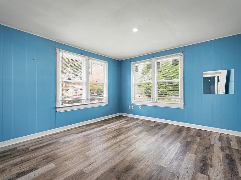 250 Vernis Ave — Photo 16