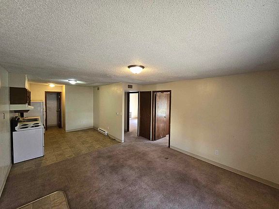 4th image of 702-704-706 Doster St #4