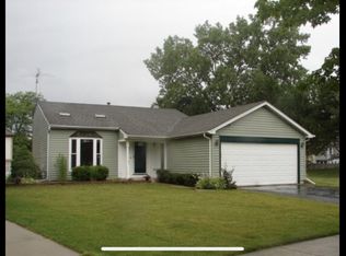 638 Cutter Ln, Elk Grove Village, IL 60007