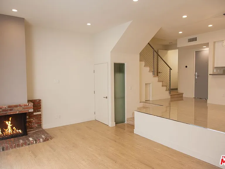 508 N Kings Rd #2 — Photo 5