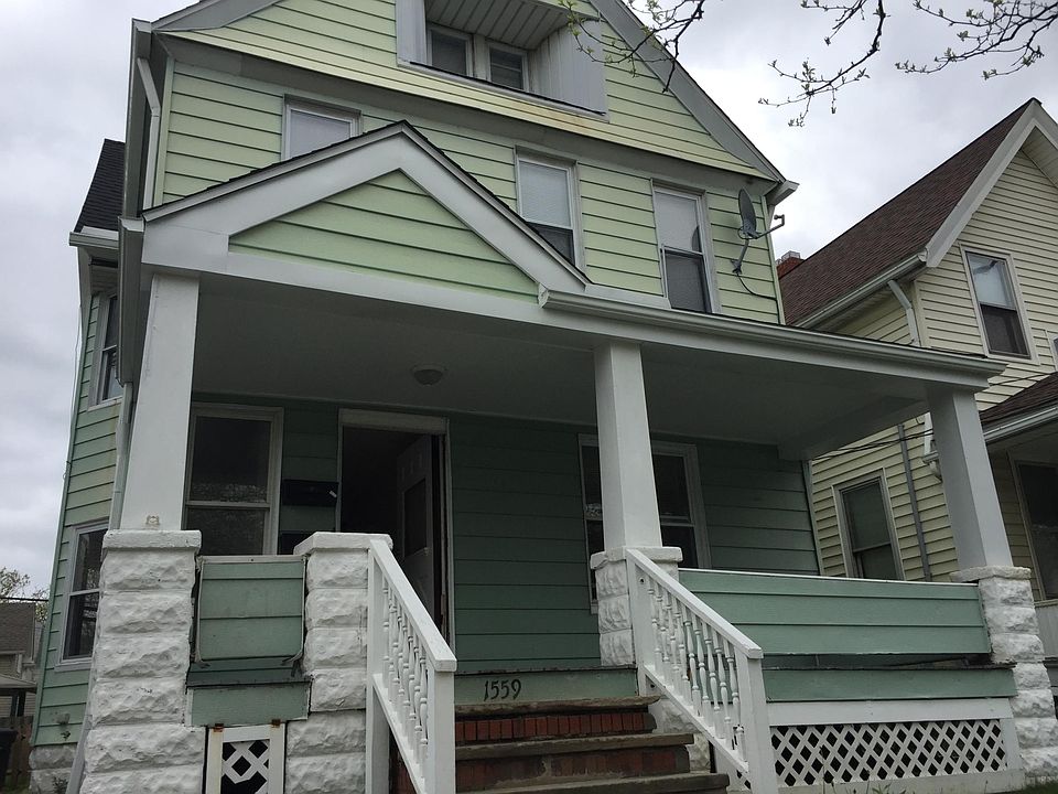 1st image of 1559 Hopkins Ave Floor 1