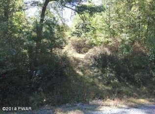 13 Fox Ridge Dr, Hawley, PA 18428