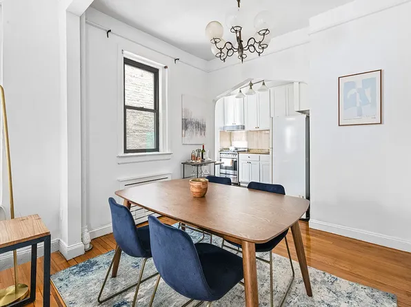 250 West 22nd Street 2C image 3 of 10