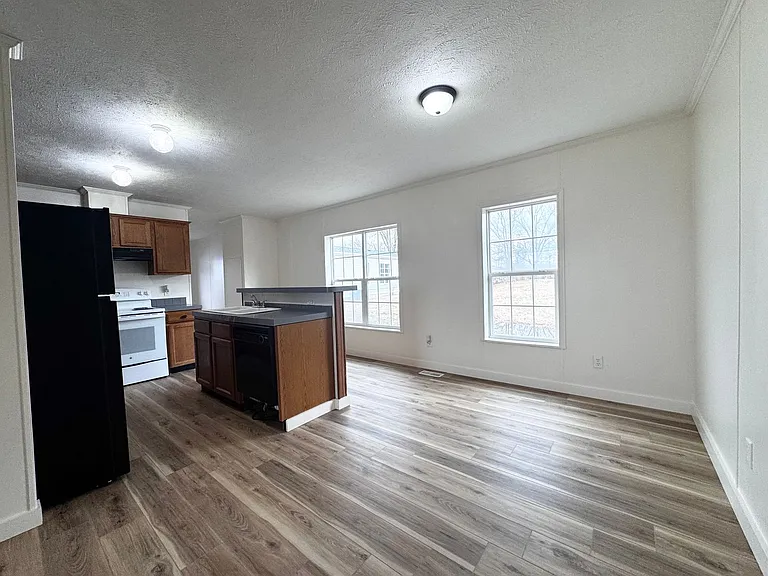 18242 Loyalty Ln — Photo 4