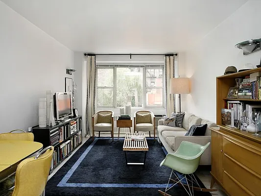 Sold by Sotheby's International Realty | media 1