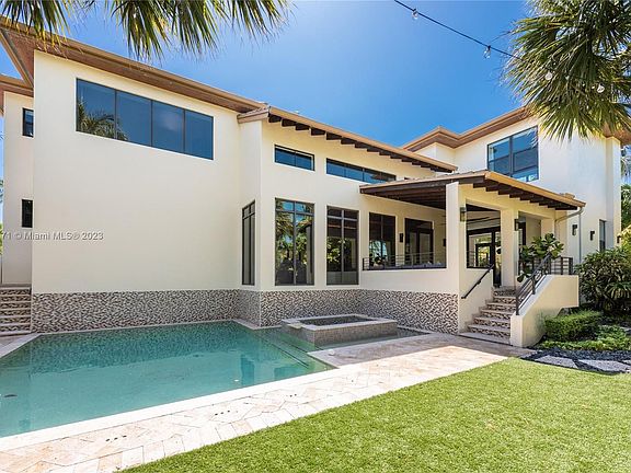 4th image of 330 Caribbean Rd