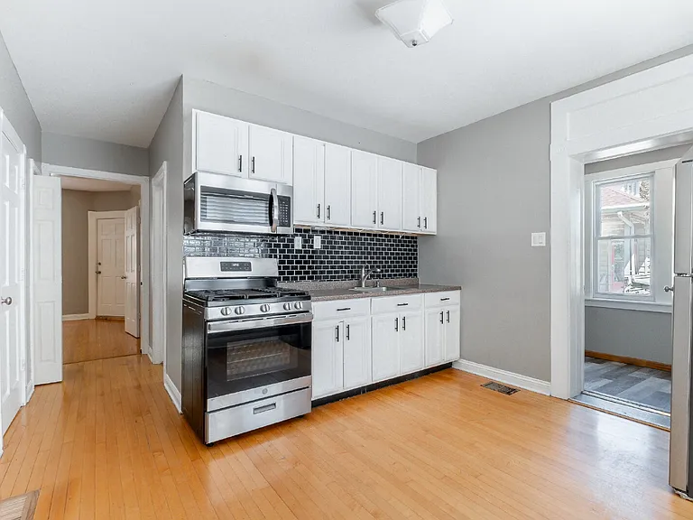 3403 N Hamlin Ave #1 — Photo 2