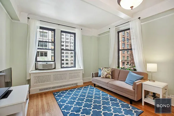 Sold by Bond New York | media 1