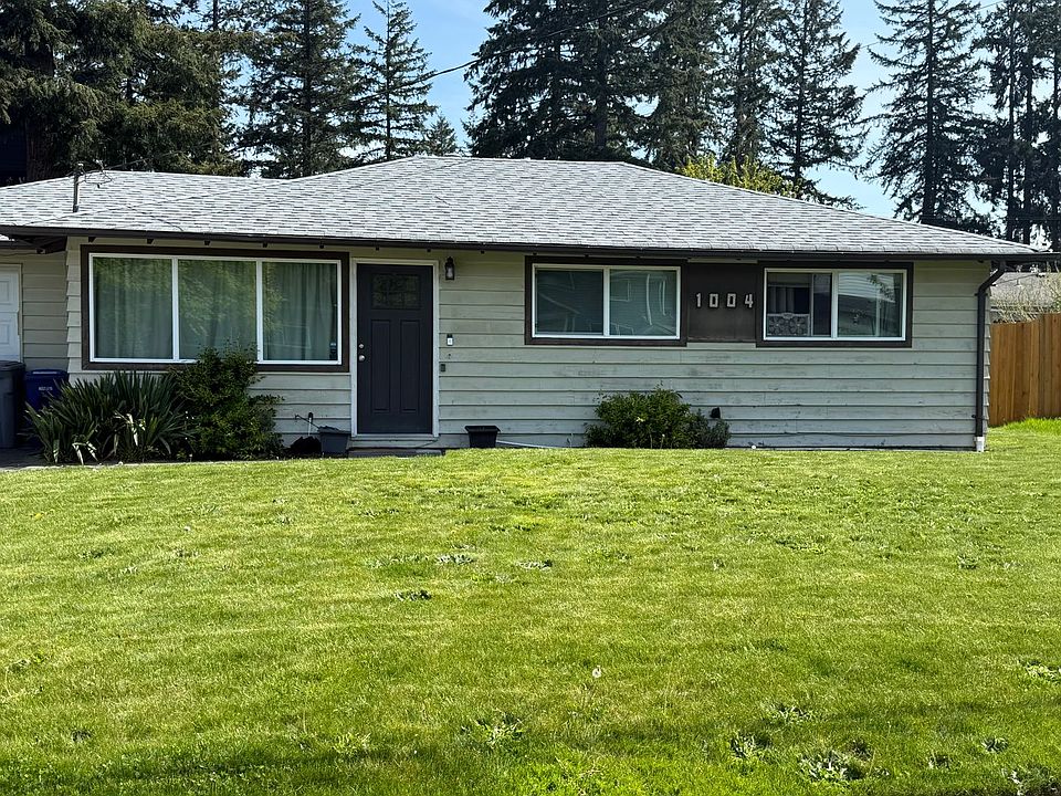 1st image of 1004 165th Pl NE