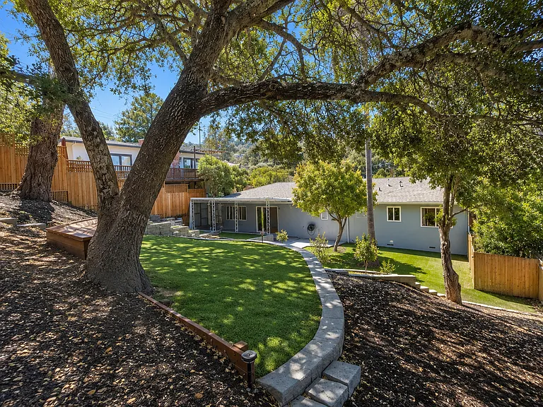 44 Millay Pl — Photo 34
