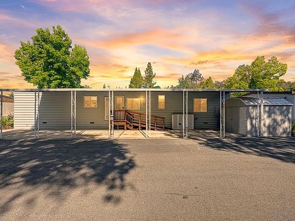 4th image of 1860 Sunset Dr