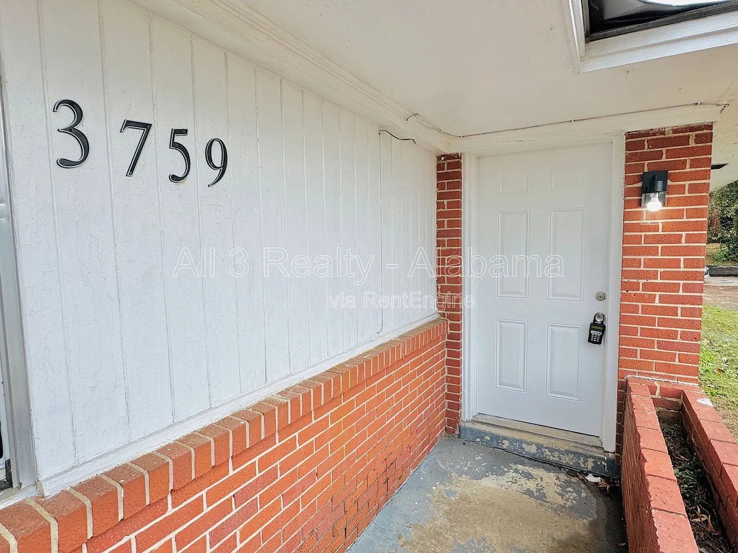 2 bed, 1.0 bath, 1750 sqft, $835 — Photo 2