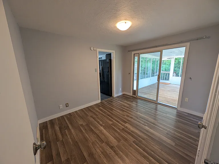505 Maple St — Photo 20