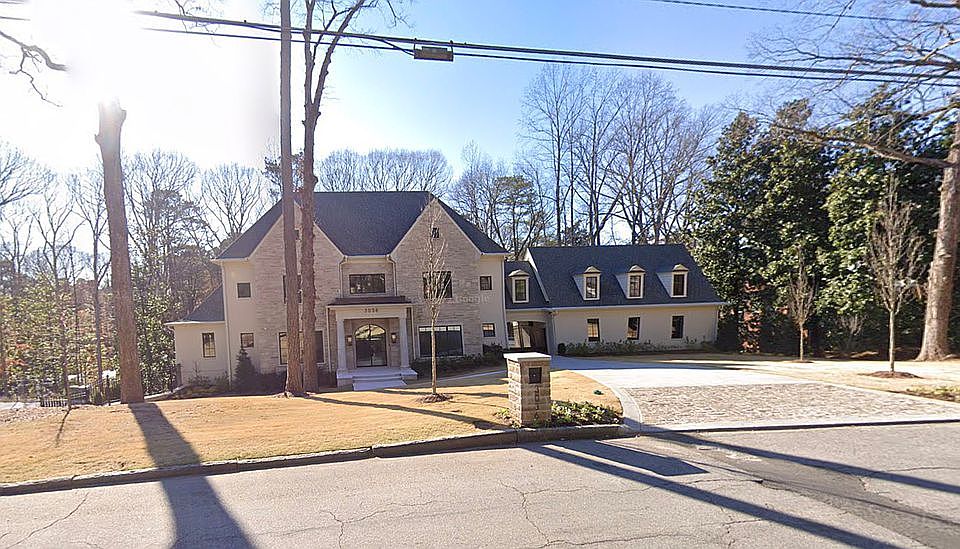 2nd image of 3036 Slaton Dr NW