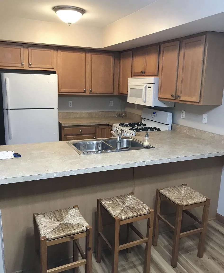 1521 Westchester Ave — Photo 4