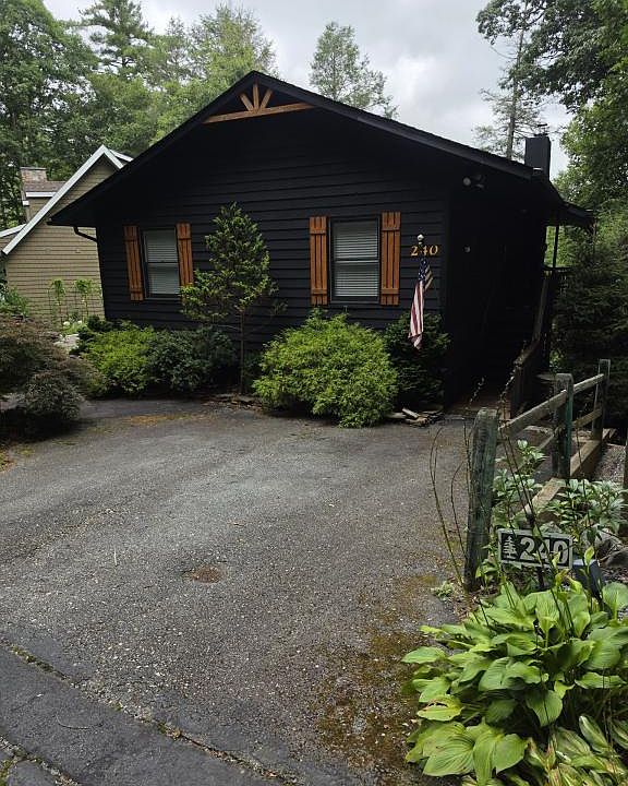 1st image of 240 Fox Hill Loop