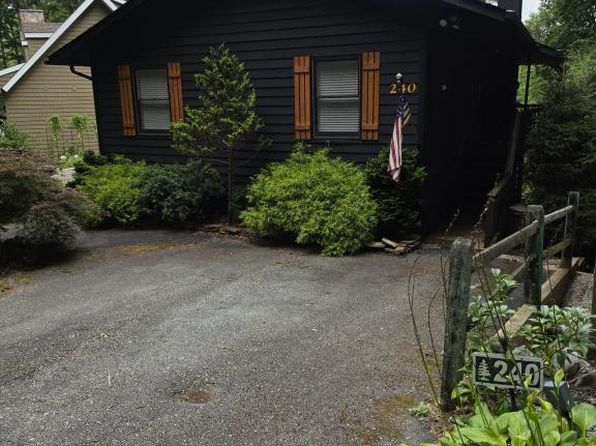240 Fox Hill Loop