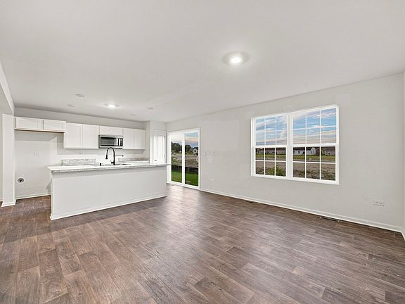 3rd image of 7617 Violet Ln
