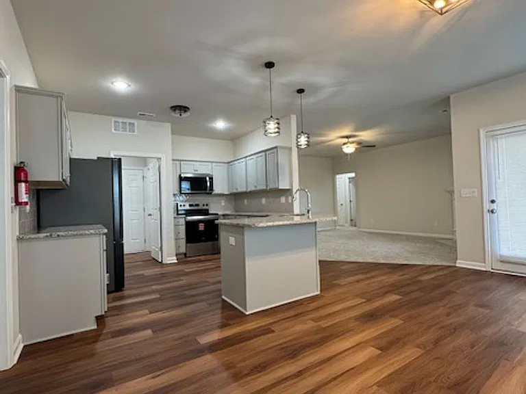 111 Kendall Farms Dr — Photo 4